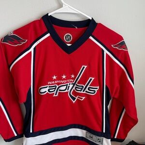 NHL WASHINGTON CAPITALS  Red and Navy Hockey Jersey TEAM APPAREL